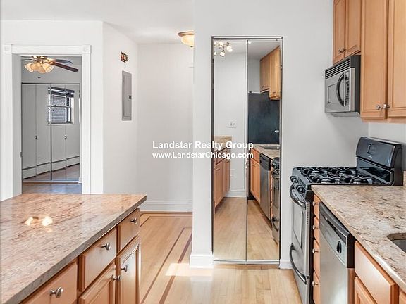 4th image of 7610 N Rogers Ave APT 104