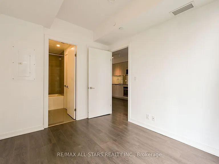 609 Avenue Rd #1001 — Photo 9