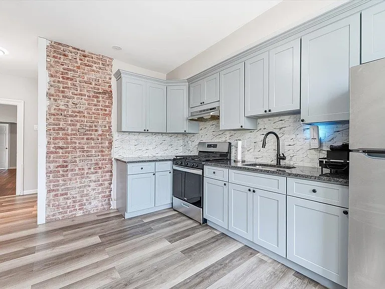 169 Zabriskie St #1 — Photo 11