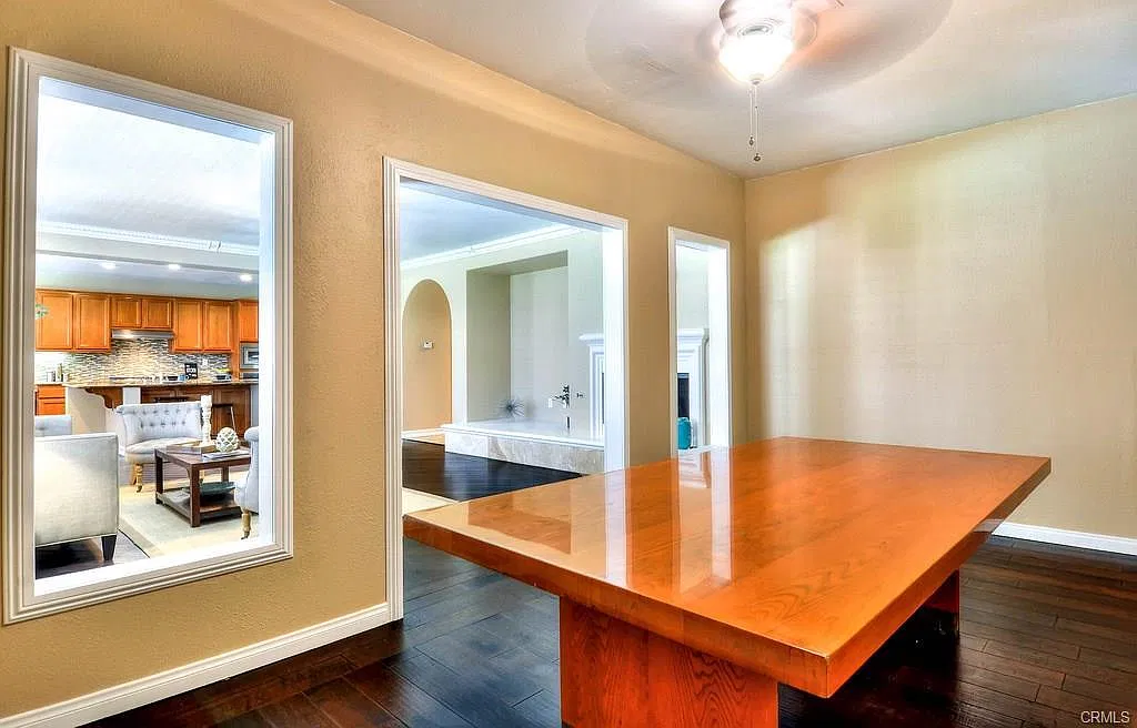 6357 La Mesa St — Photo 2