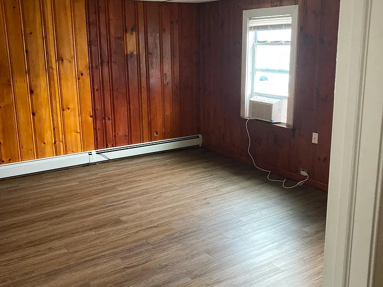 32 S Main St — Photo 16