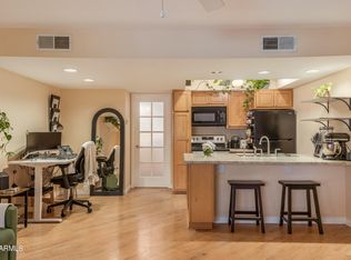 8841 N 8th St UNIT 207, Phoenix, AZ 85020
