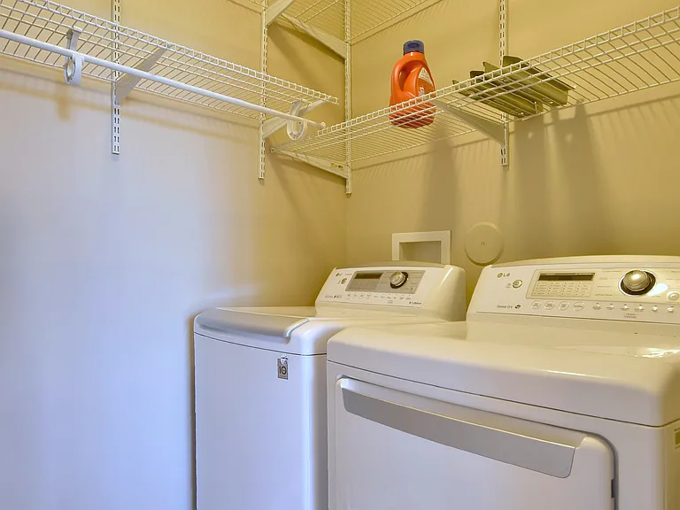 821 Voyage Way — Photo 23