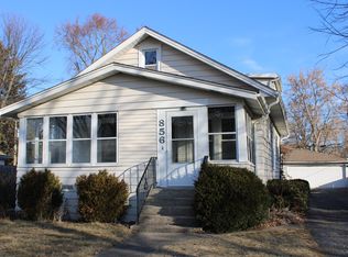 856 Woodlawn Ave, Des Plaines, IL 60016