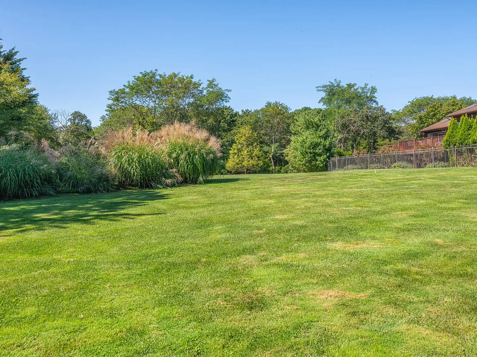 Hamptons Retreat Close To Southampton Village — Photo 4