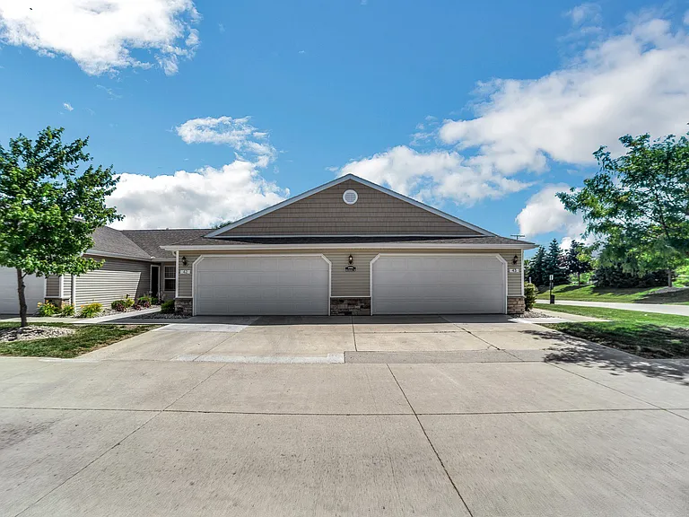 Redwood Findlay — Photo 1