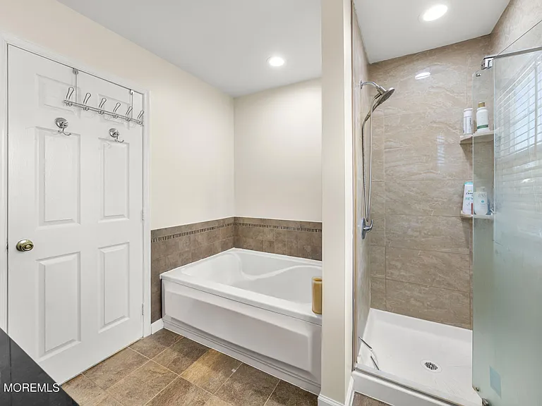 41 Tall Oaks Ct — Photo 37