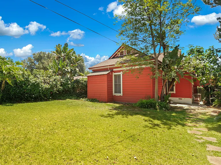 703 Manzanita Ave — Photo 35