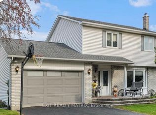 95 Castlebeau St, Russell, ON K0A1W1