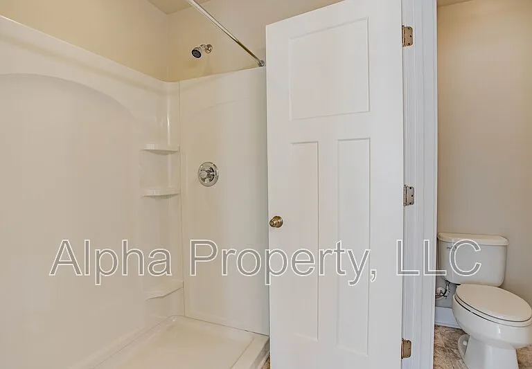 385 Hague Dr — Photo 23