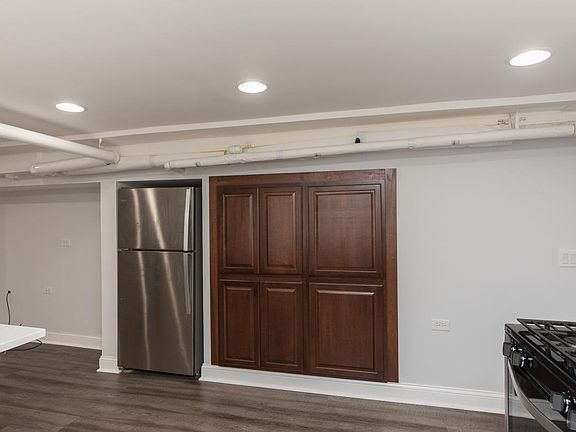 5th image of 2432 W Eastwood Ave #B