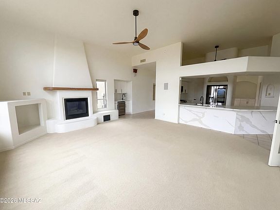 3rd image of 1061 N Deer Glen Pl