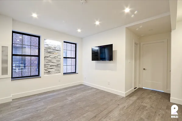 Rented by REZI | media 1