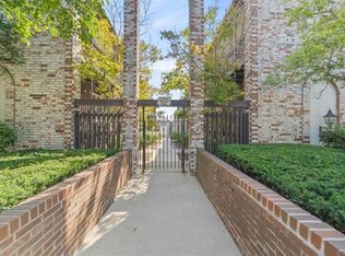 5015 Walnut St APT A, Kansas City, MO 64112