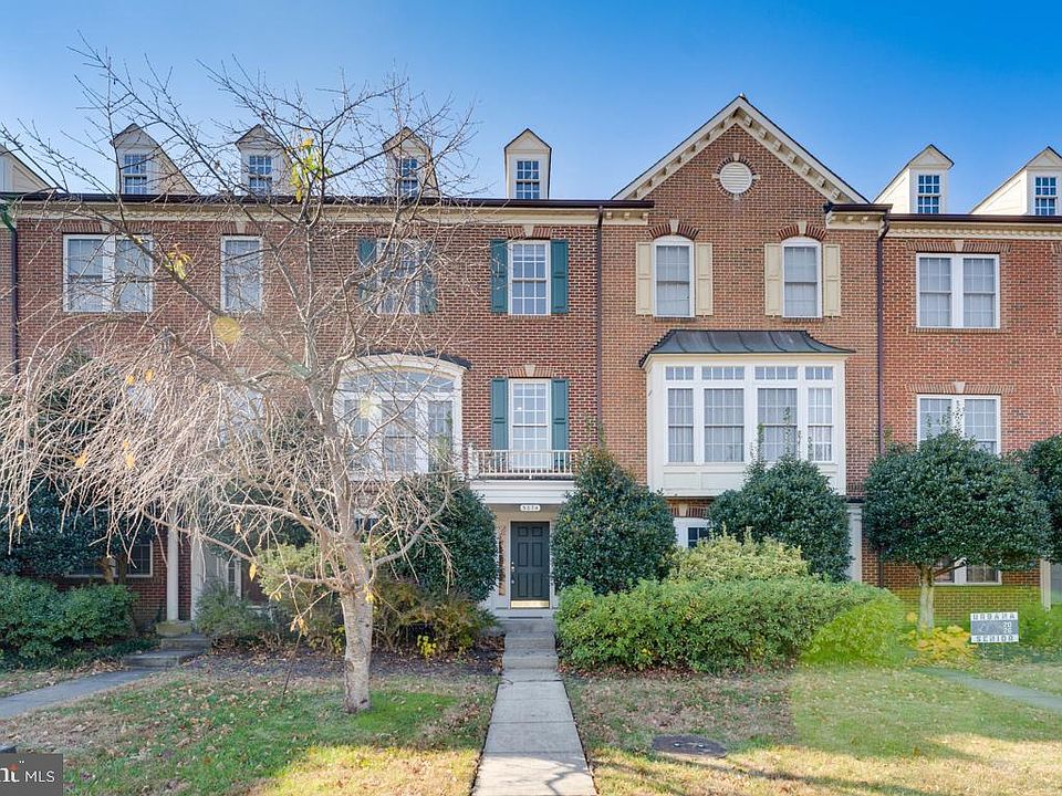 1st image of 3874 Carriage Hill Dr