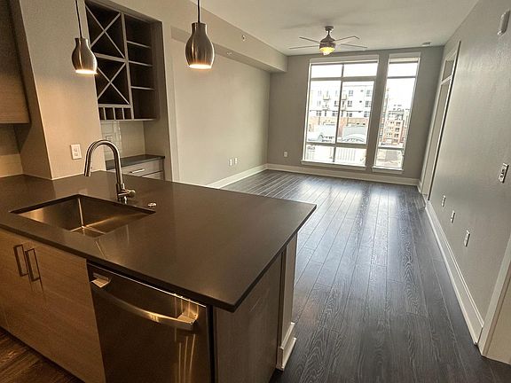 4th image of 1700 Bassett St #535