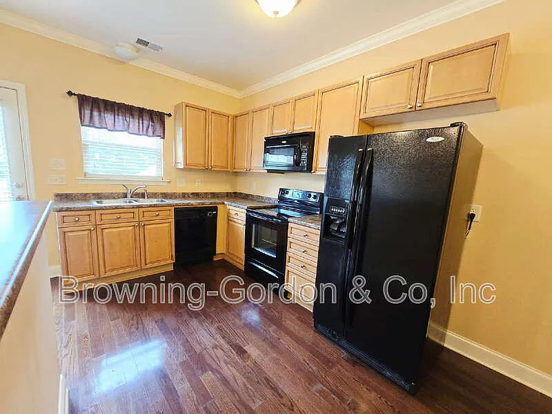 2 bed, 2.5 bath, 1408 sqft, $1,799 — Photo 3