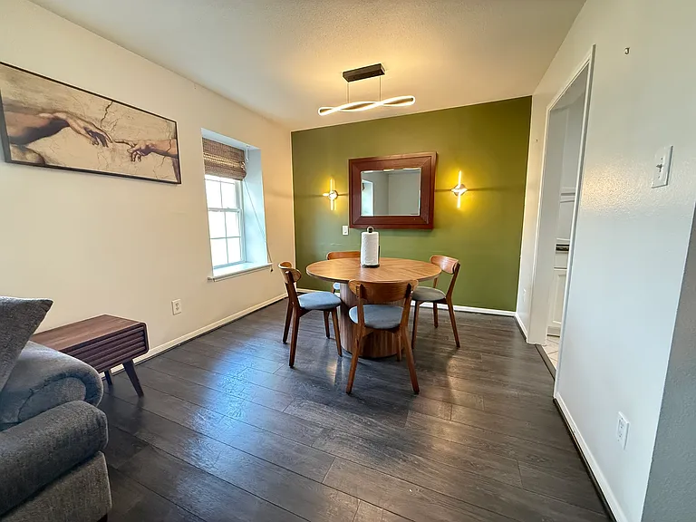 353 N Post Oak Ln #823 — Photo 5