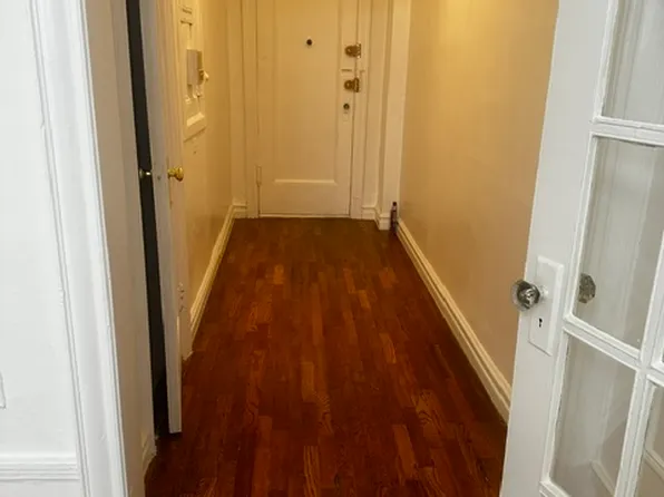 828 Gerard Avenue image 1 of 9
