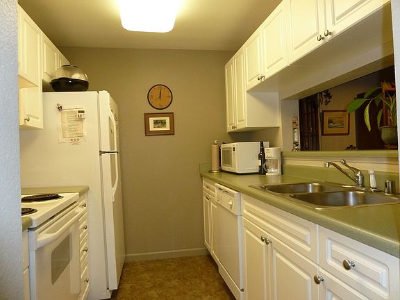 Kitchen-Appliances Stay
