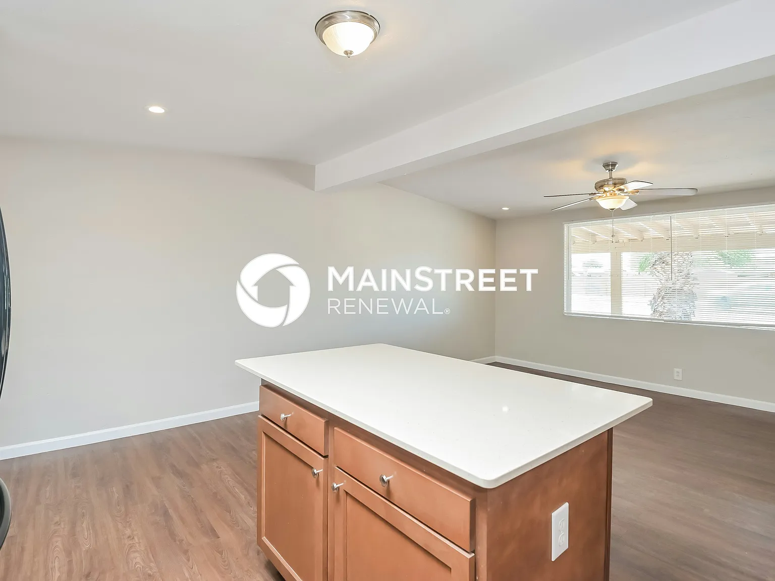 1725 S Rosemont Ave — Photo 4
