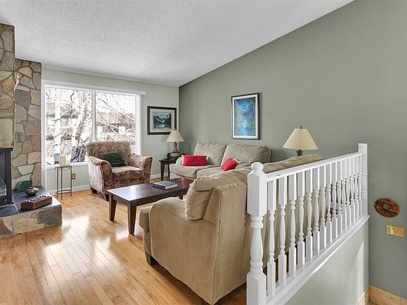 3rd image of 15 NE Coach Manor Rise SW