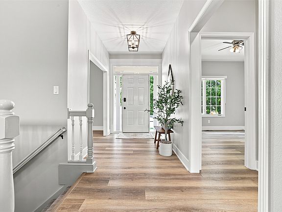 3rd image of 810 William Nowels Cir