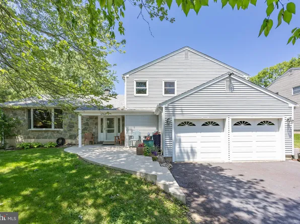 3763 Stoughton Rd, Collegeville, PA 19426