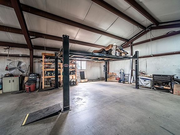 9000 lb vehicle lift