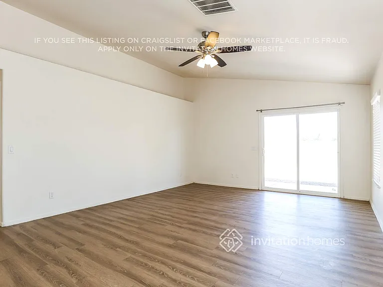 12014 W Holly St — Photo 4