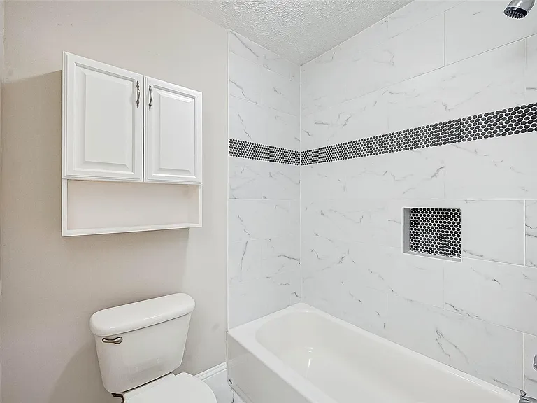 6802 Glenray Dr — Photo 27