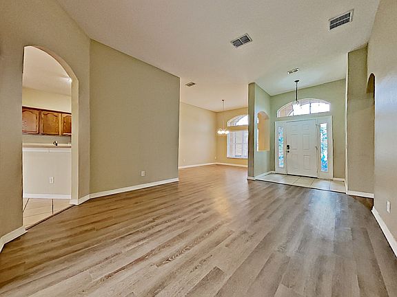 4th image of 2564 Volta Cir