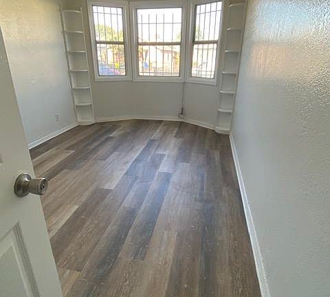 4th image of 11309 Hooper Ave