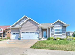 165 Dunham Dr, Waukee, IA 50263
