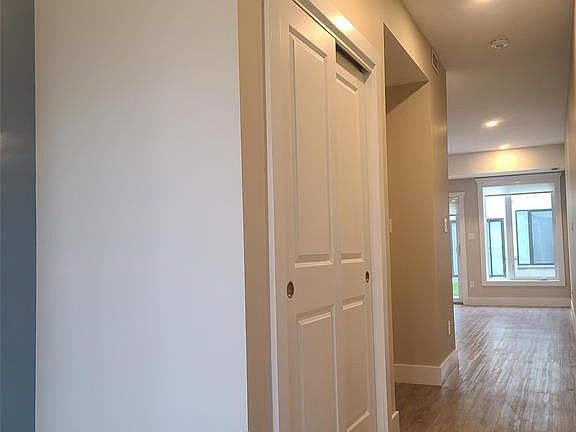 5th image of 550 Sandison St #54