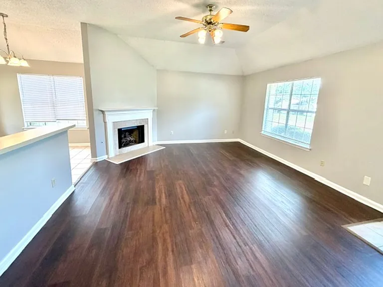 7069 Brady Hill Dr — Photo 4