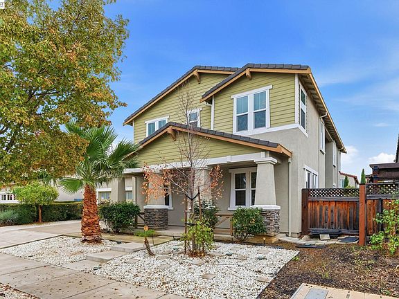 4th image of 574 Mandevilla Dr