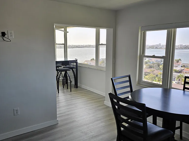 4725 Cove Cir #1002 — Photo 11