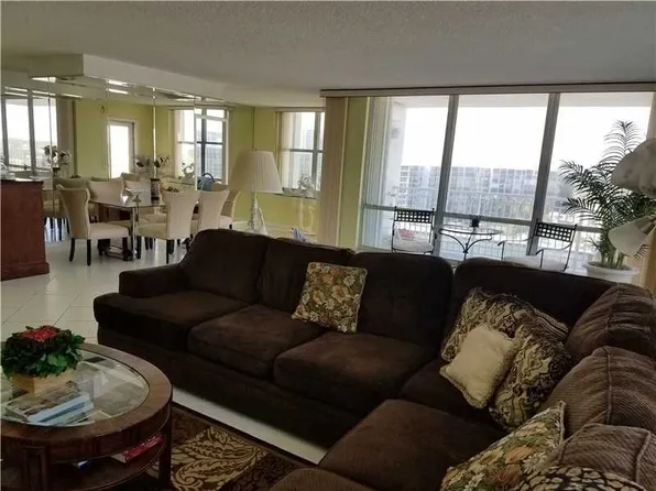 2751 S Ocean Dr #N1001, Hollywood, FL 33019