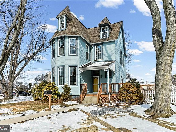 3rd image of 204 Rutledge Ave