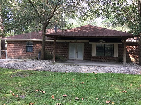 Back yard, facing patio