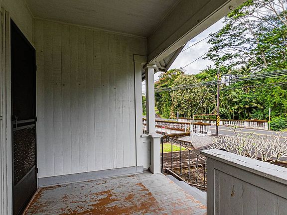 4th image of 935 Waianuenue Ave
