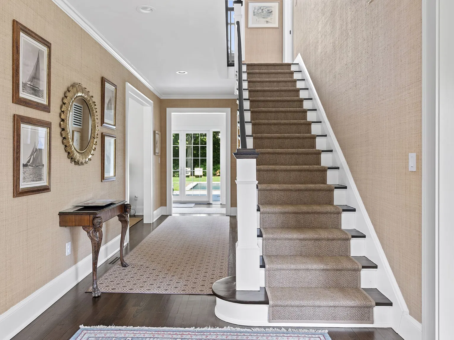 Exceptional Hamptons Retreat Moments from Village and Ocean — Photo 3