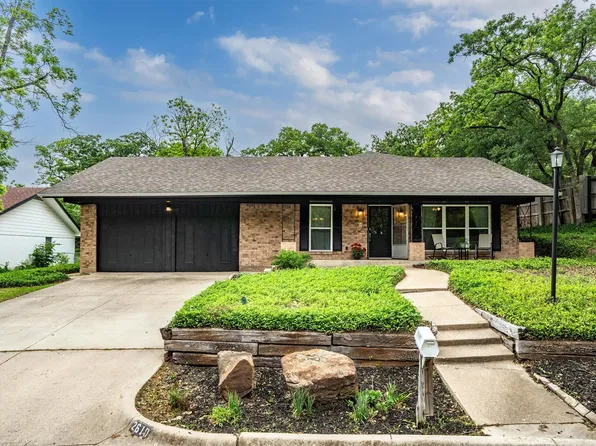 2610 Oak Cliff Ln, Arlington, TX 76012