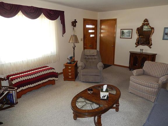 3rd image of 1469 Evaline Dr