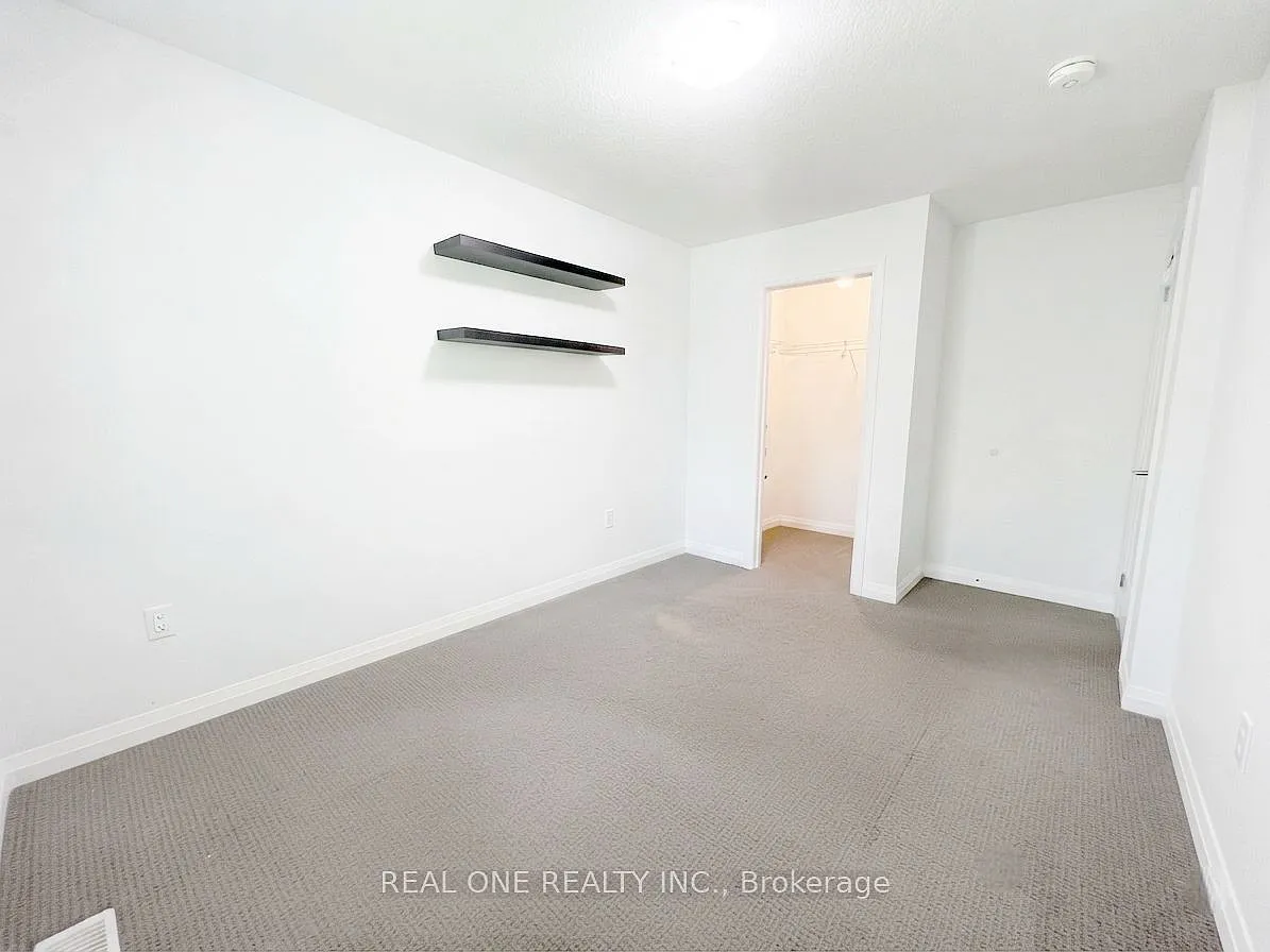 1 bed, $1,000 — Photo 3