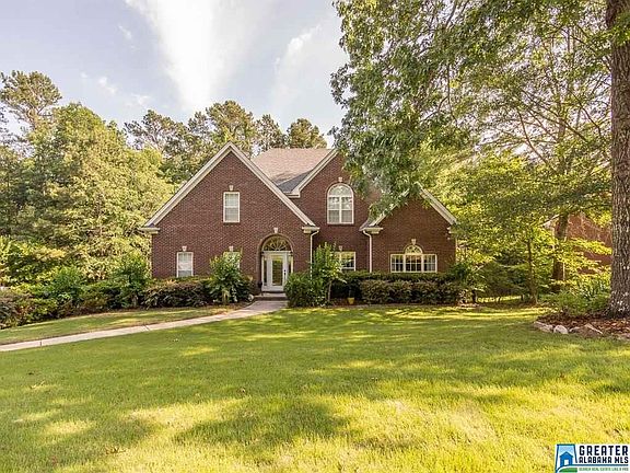 2nd image of 36 Dogwood Dr