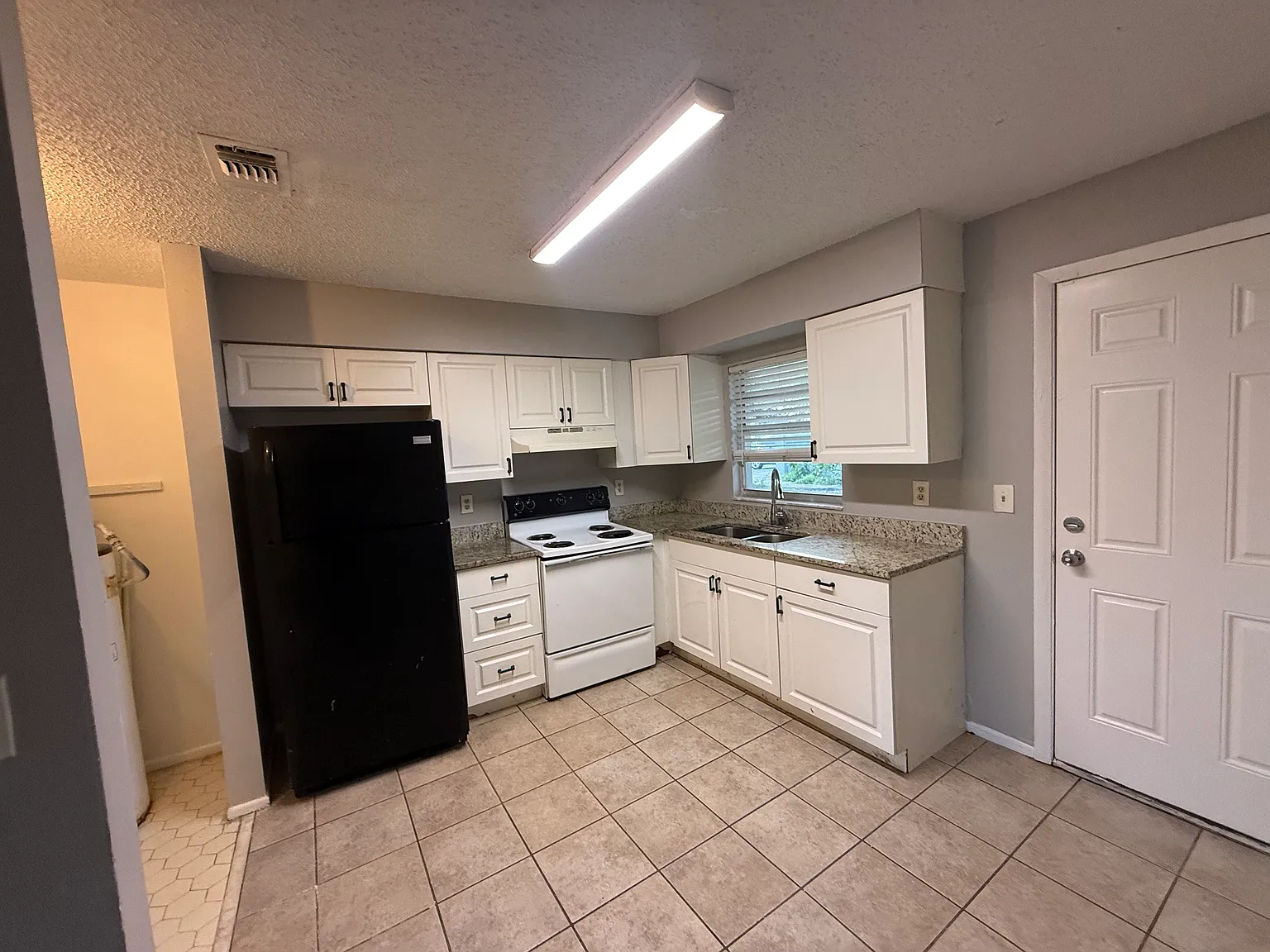 2 bed, 1500 sqft, $1,395 — Photo 2