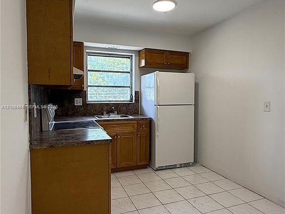 4th image of 5401 Hollywood Blvd APT 15