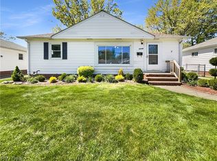 30185 Ridgeview Dr, Wickliffe, OH 44092